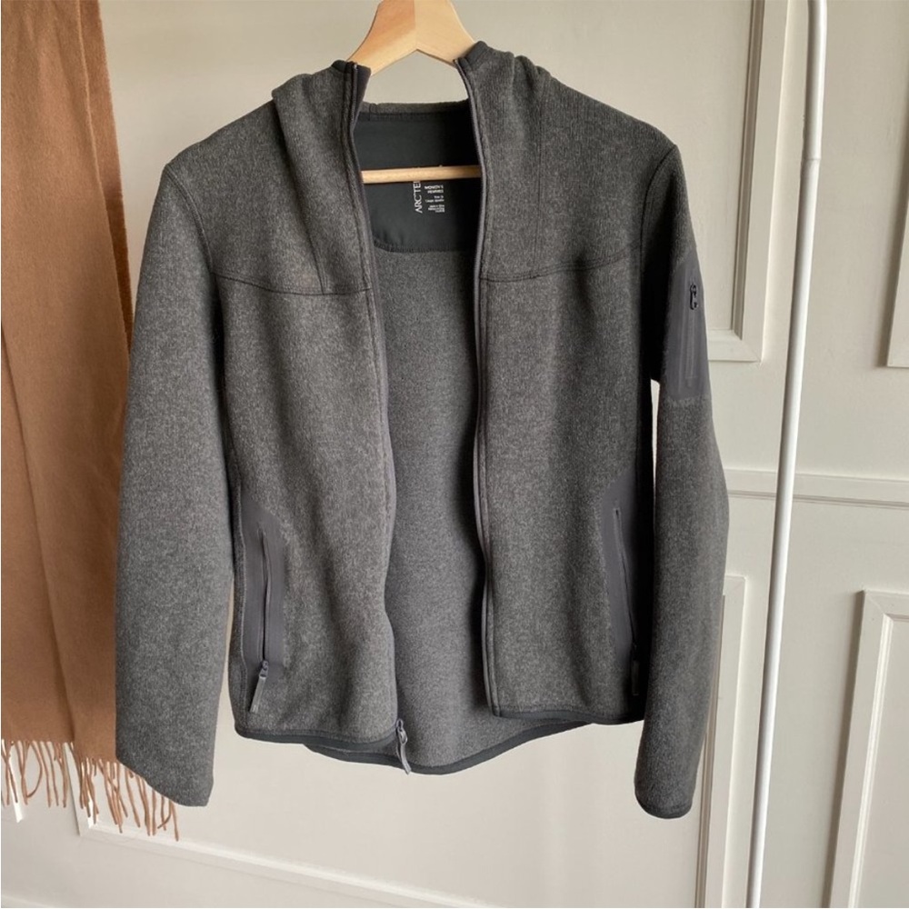 Arc'teryx covert hooded fleece